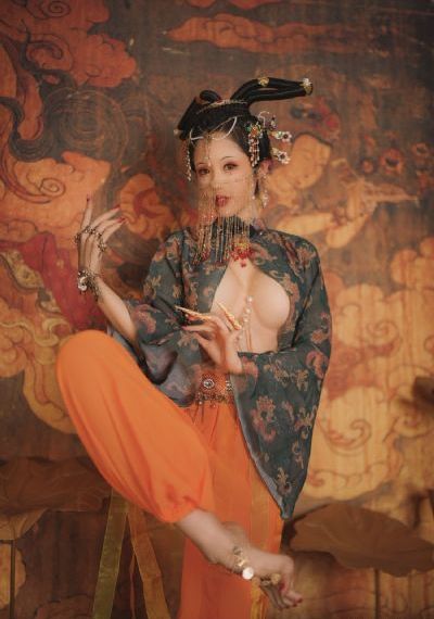 错伏电视剧全集免费观看_暖暖免费观看视频